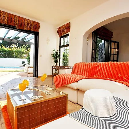 Villa In Gale Near Sandy Beach Albufeira