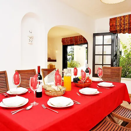 Villa In Gale Near Sandy Beach Vila