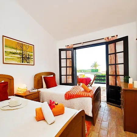 Villa With Bbq, Pool Albufeira